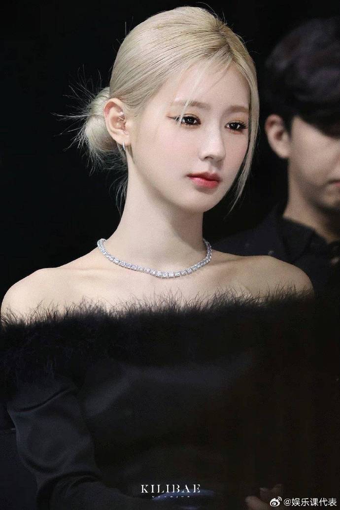 吴世勋,车银优 ,罗渽民,黄铉辰,朴成训 ,林允儿 ,裴珠泫 ,金智秀