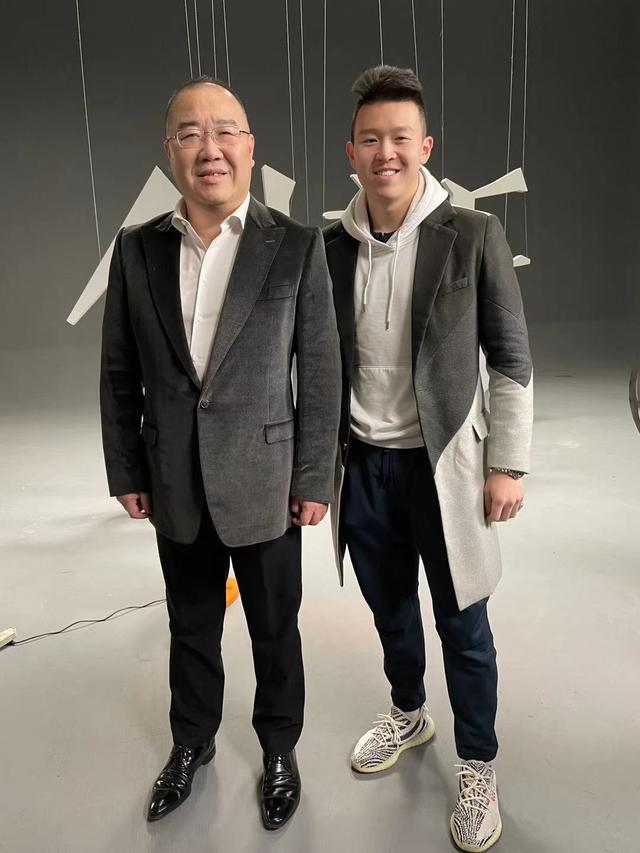 英达终于等来儿子为国拼搏