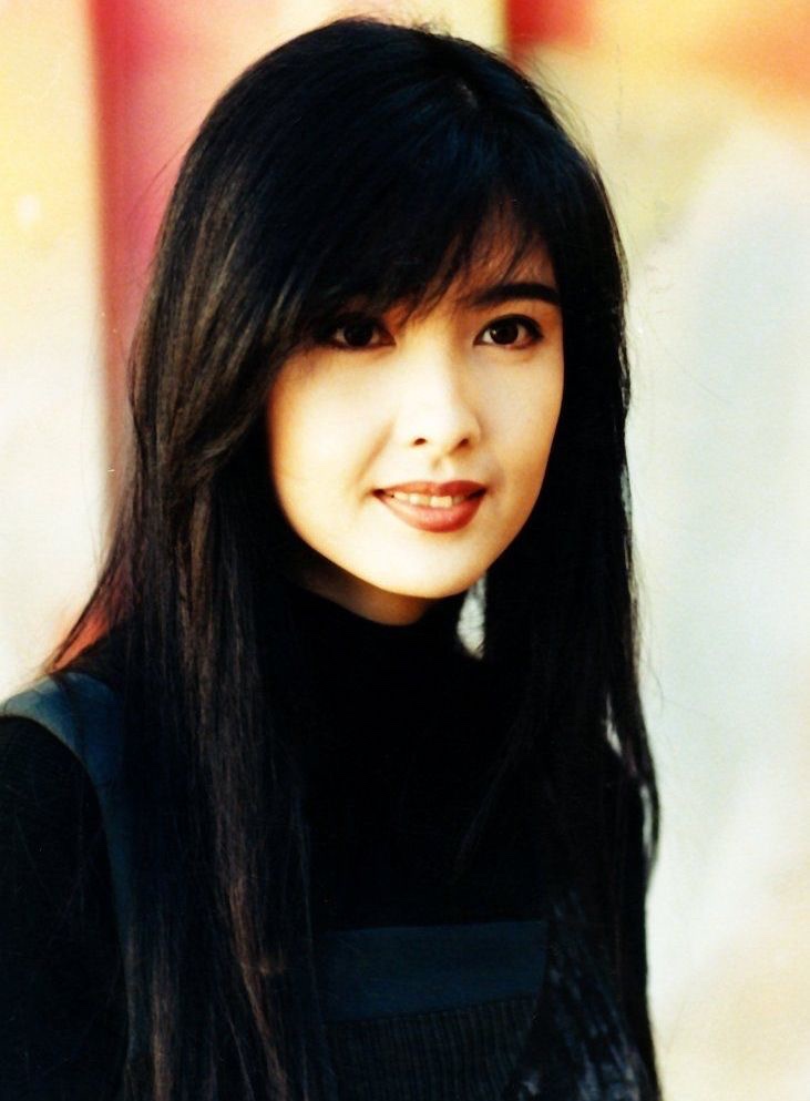 周慧敏曾被称为香港玉女,喜欢这风格的女星吗?