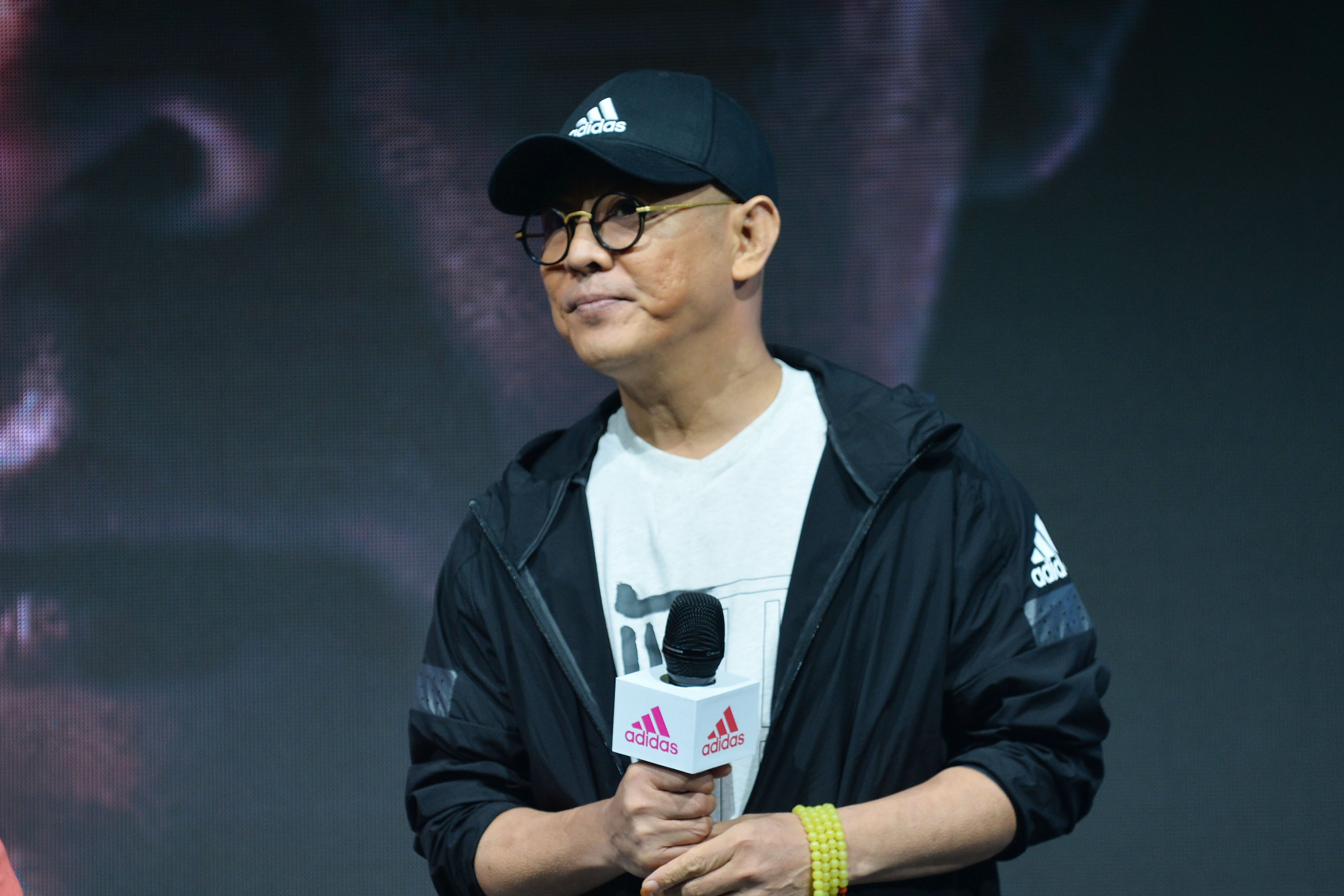 李连杰出席活动神采奕奕 粉碎状态不佳谣言