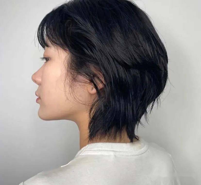 只不过这种这款鲻鱼头是真的非常挑人,很多一线男明星都留过这种发型