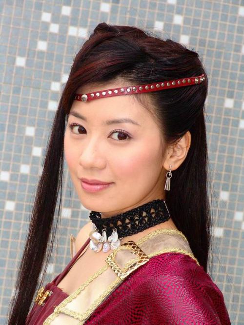 贾静雯的好看的图片帮我找5张,好看的采纳!