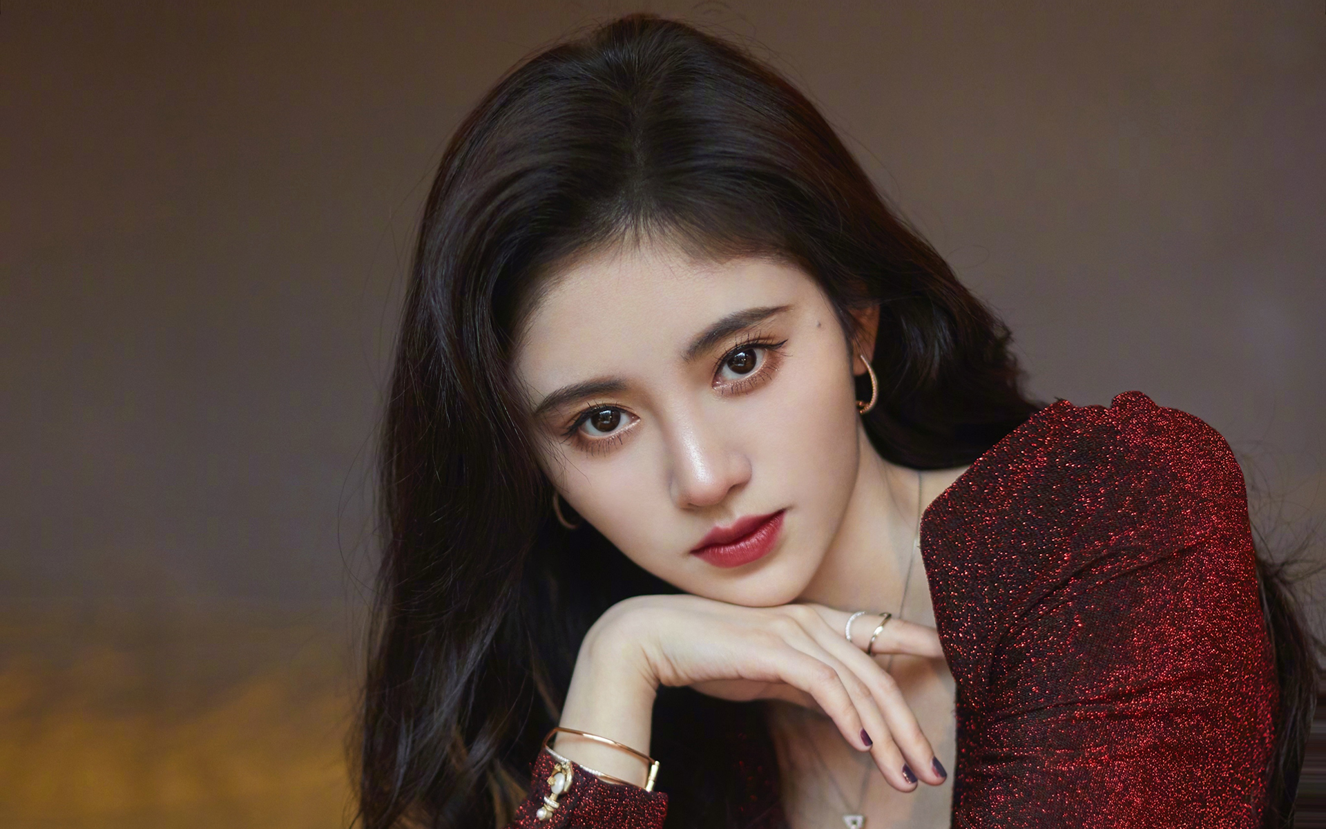 鞠婧祎妩媚性感高清桌面壁纸