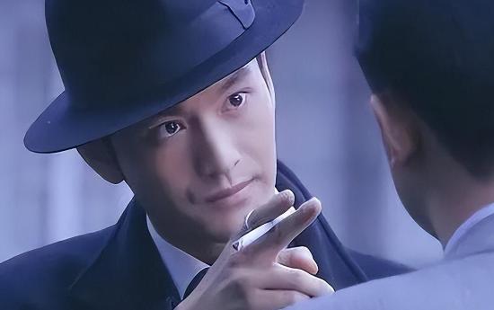 黄晓明再次走红,杨洋失势后居然是他站了出来,他太"精明"了!