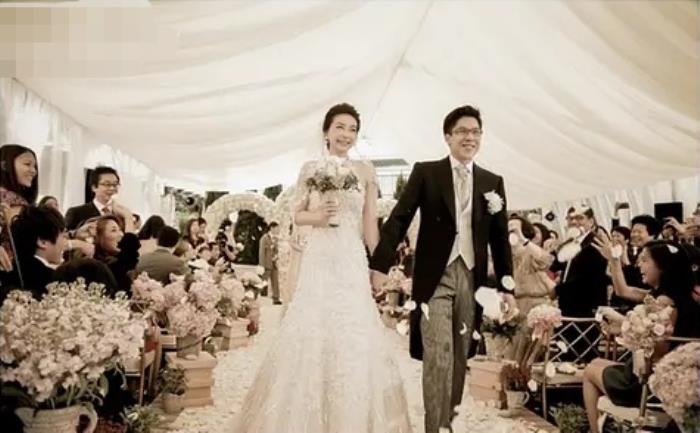 郭晶晶婚礼照片郭晶晶婚礼排场堪比公主
