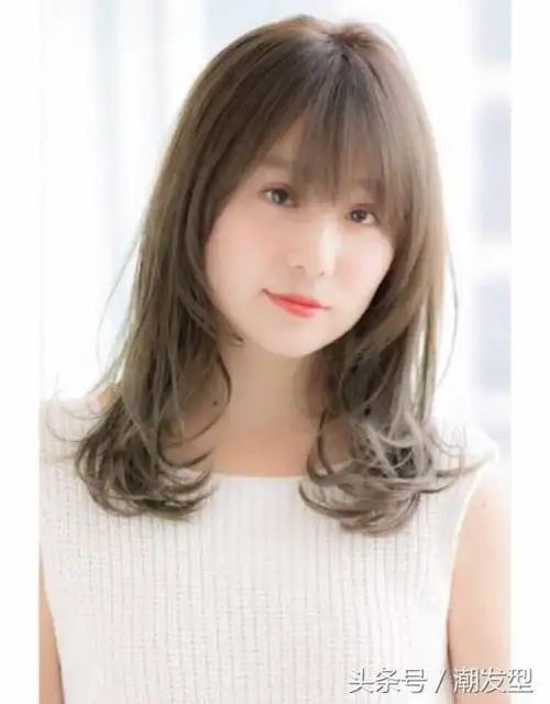 圆脸长发发型(适合圆脸的超洋气长发)