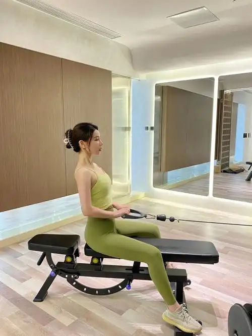 女生健身要练对线条才会美喔