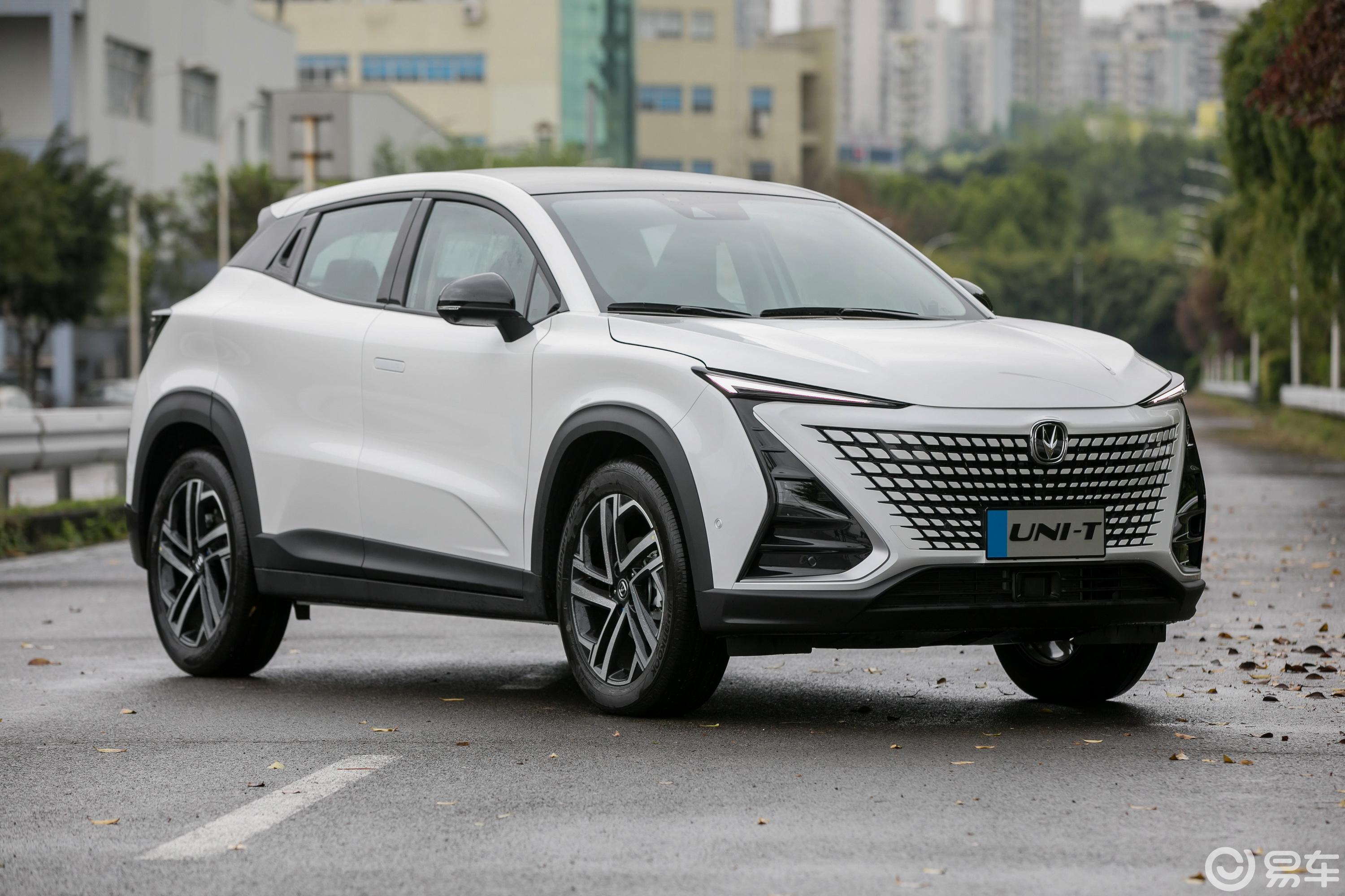 长安汽车  长安uni-t  2020款  2020款  1.5t 双离合 时尚版  1.