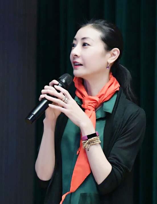 华人芭蕾舞传奇女神,气质比杨丽萍还要好,美得好高级_谭元元