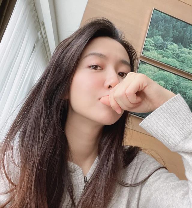 许龄月小花旦素颜照合集:清新靓丽,甜美可爱!