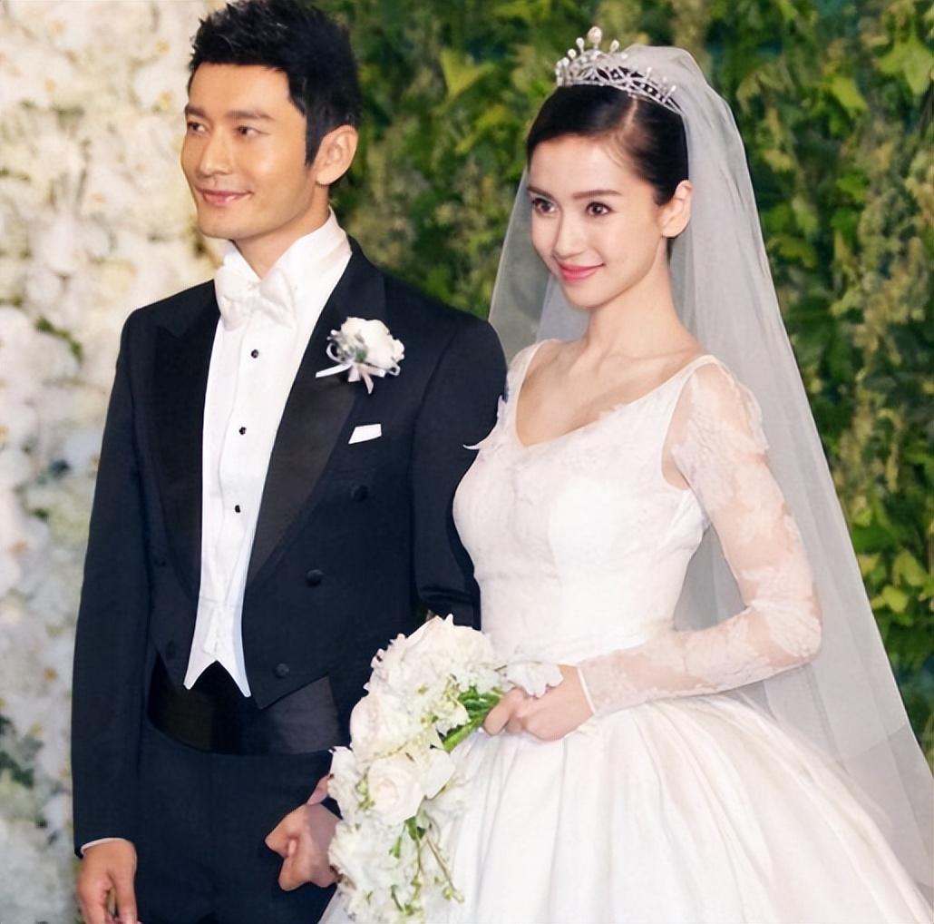 杨颖晒35岁生日照与父母儿子罕见同框小海绵露正脸像爸又像妈