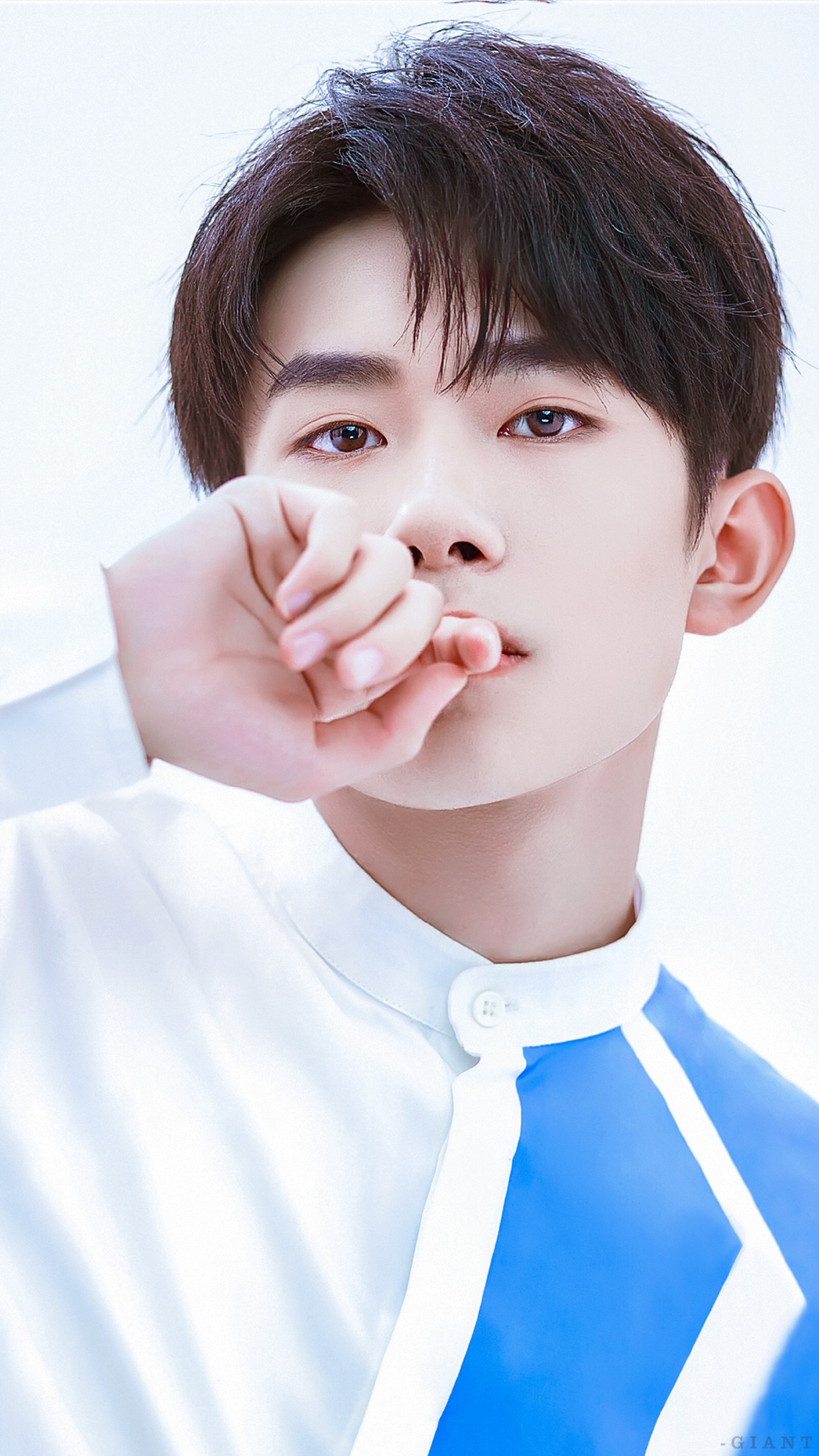 易烊千玺简介易烊千玺王源