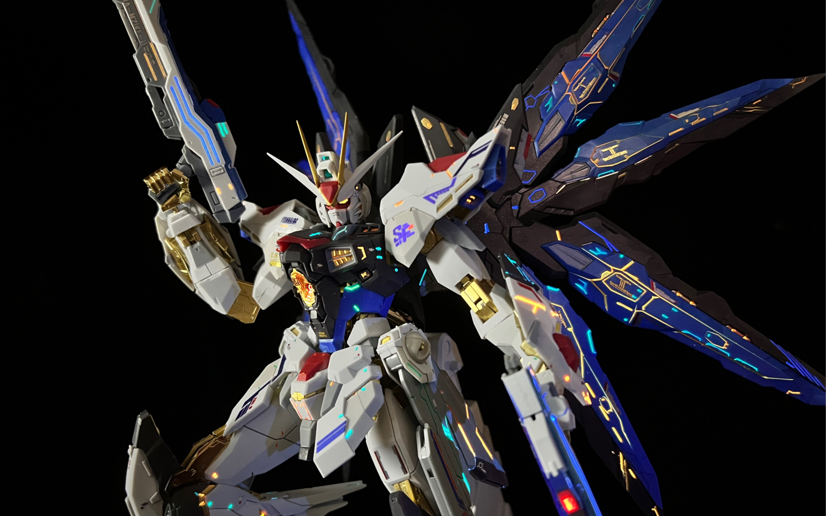 最帅最强!强袭自由高达