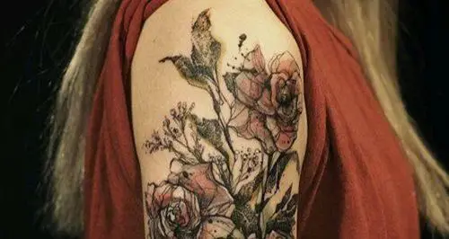 原创中国纹身第一人曾吓哭小女孩身份证难换父母也不愿再见他