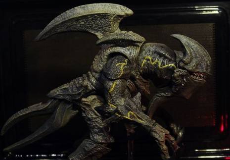 《环太平洋》战斗力最强的5只怪兽:棱背龟第四,第一力大无穷!