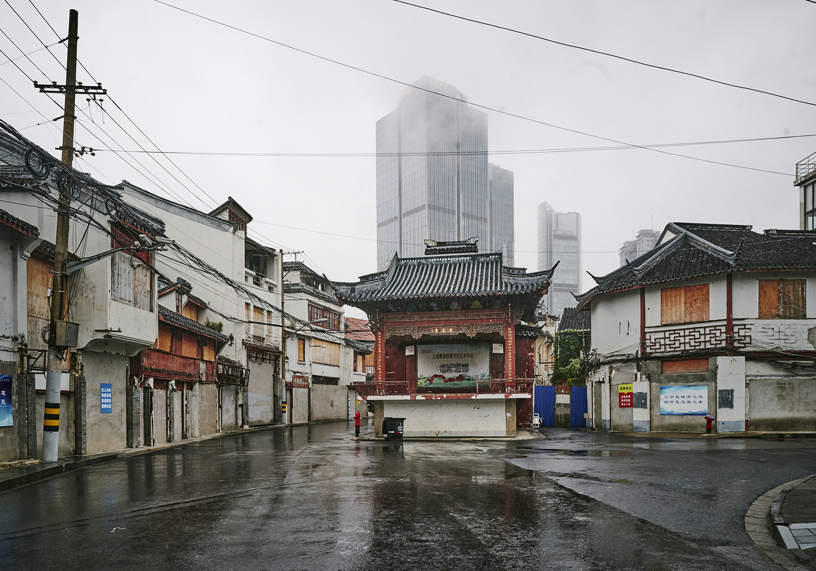 2022年5月12日,上海,方浜中路,豫园古戏台.