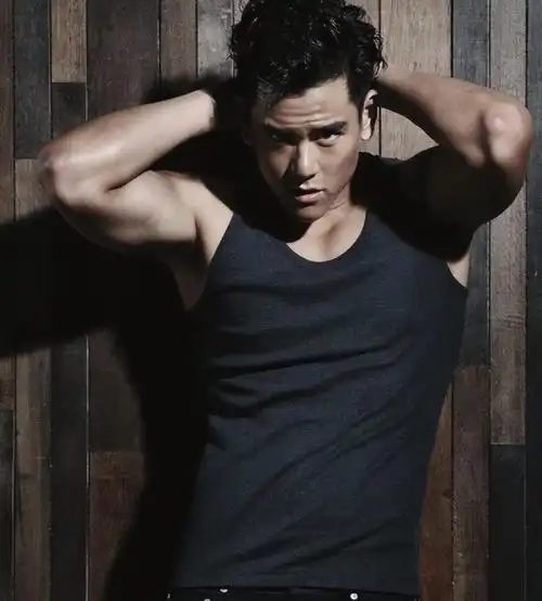 文| 昕昕编辑| 昕昕前言如今的娱乐圈不止女星浓妆艳抹,就连许多男