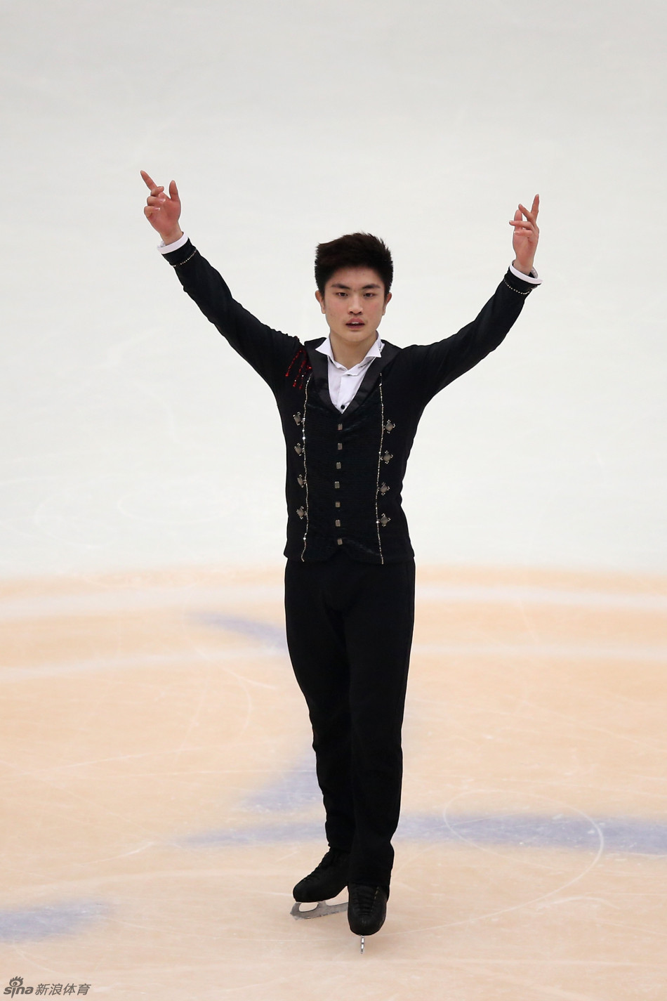 花滑中国杯闫涵男单折桂_高清图集_新浪网