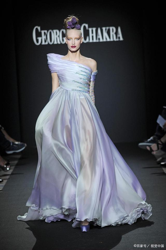 美丽与浪漫的交融——探寻星空礼服裙的魅力!