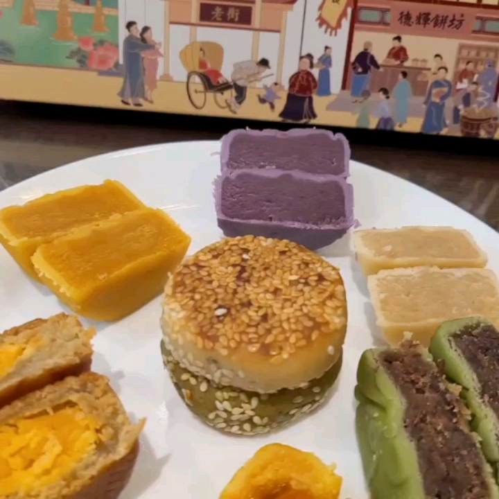 中秋#中秋送礼月饼必不可少八饼八味每种口味都超精致,好吃又好看,绝