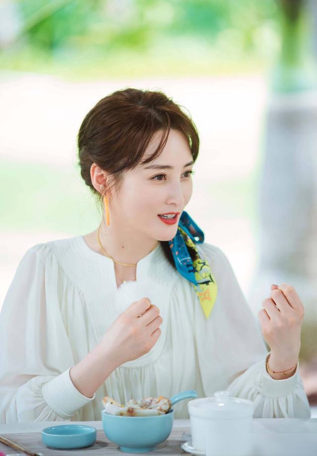 2014年于佳卉烧炭离去,生前留下7字遗书,矛头为何直指蒋勤勤?