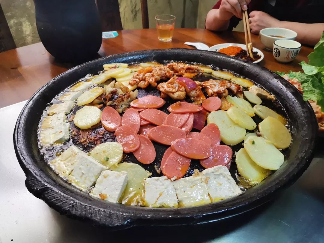 一种地方名小吃, a target="_blank" href="/item/水城烙锅/8877995"