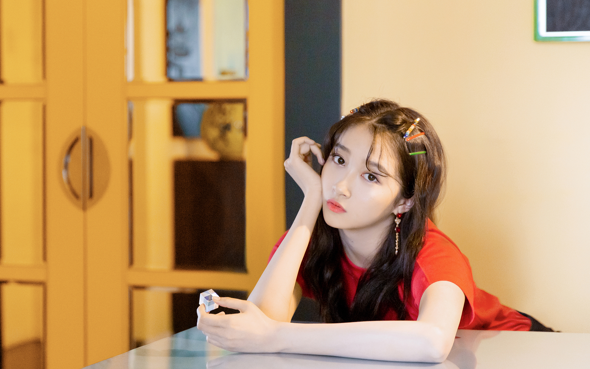 关晓彤性感甜美写真桌面壁纸