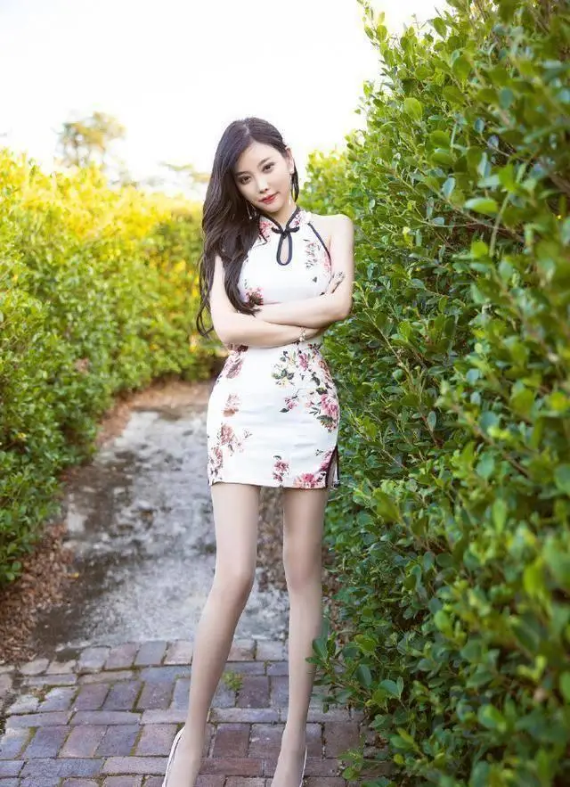 绿色旗袍复古优雅,自带芬芬_中国服装_印花_女性