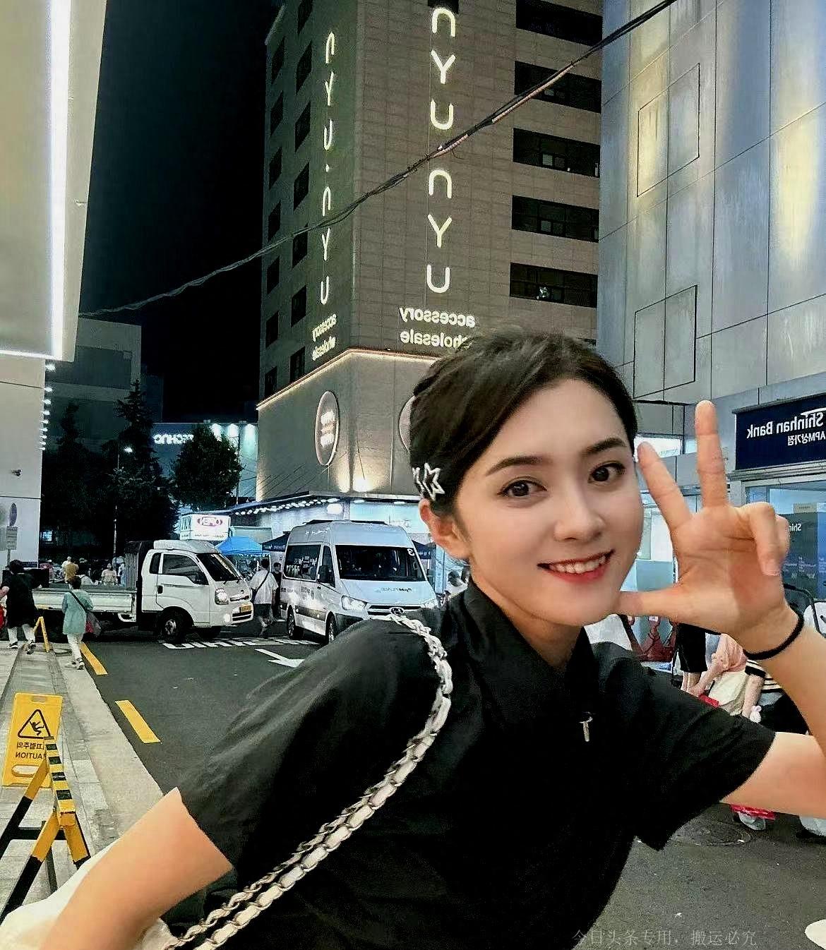 曝梁靖昆向前妻求婚成功,曾有哺乳期出轨传闻,妻子是