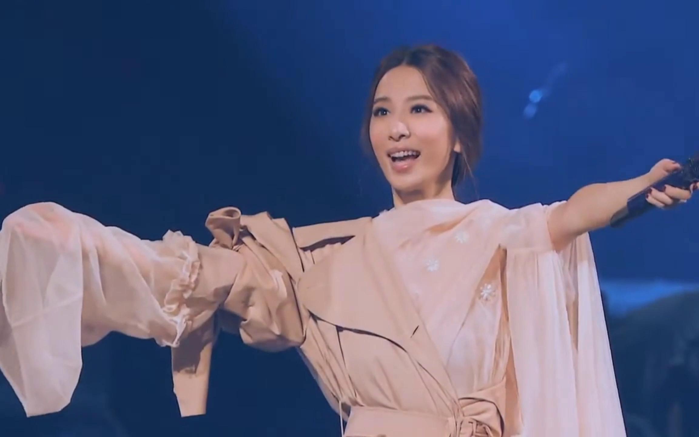 田馥甄小幸运万人大合唱现场这也太好听了吧