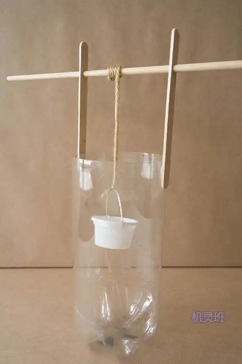 塑料瓶废物利用:手工制作轱辘井(步骤图解)7