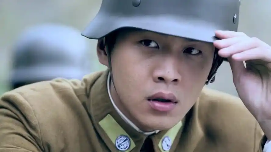 雪豹坚强岁月周文带人突袭了敌军指挥部绑了站岗的哨兵