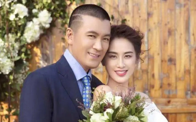 前妻黄圣依旗下艺人,都像一个刻!