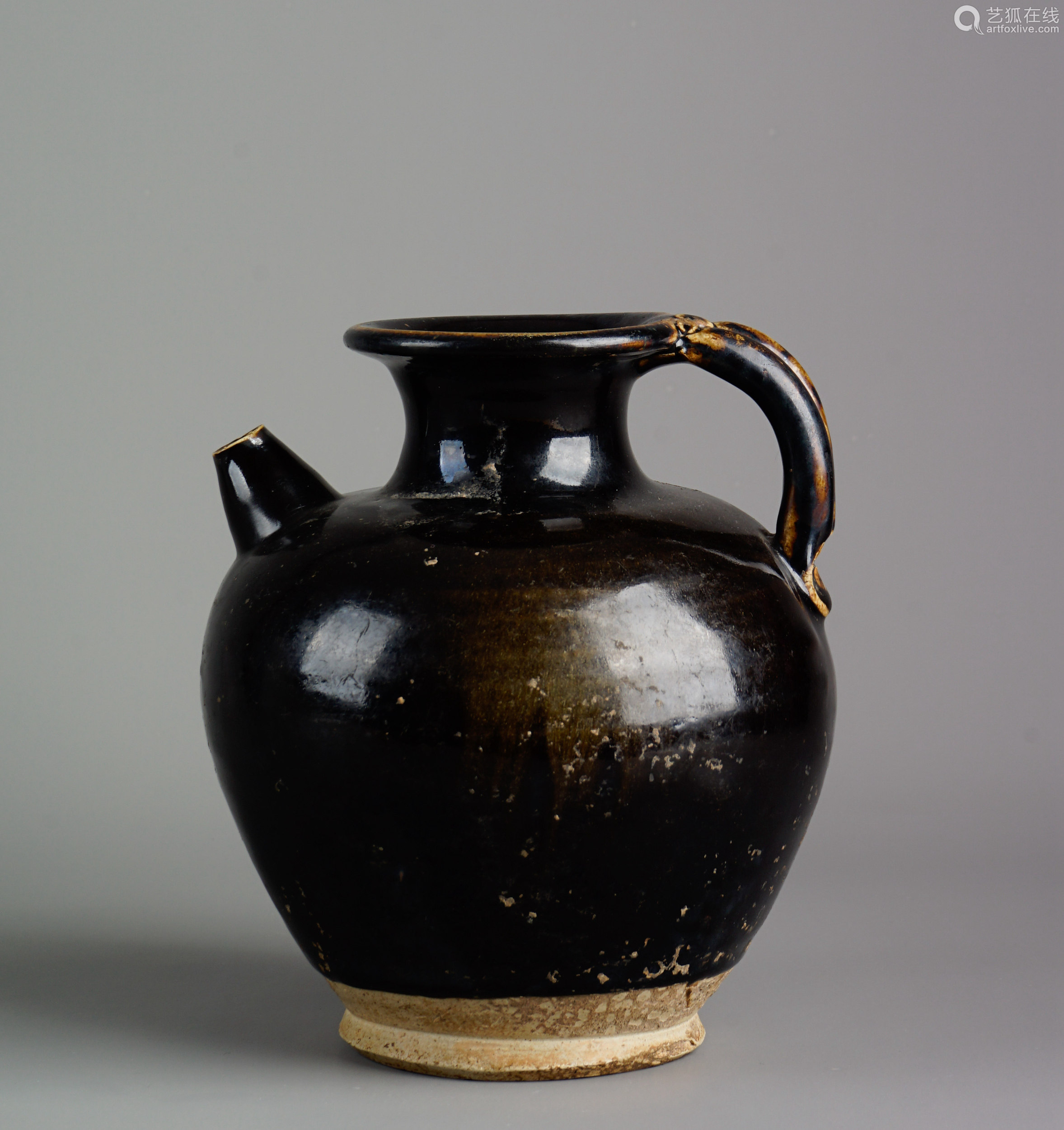 唐代耀州窑黑瓷执壶
