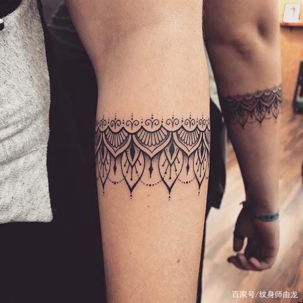 臂环纹身图案