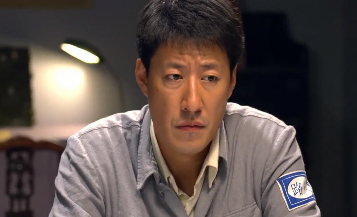 回顾于震二婚娶小13岁娇妻婚后连生三胎今一家五口其乐融融