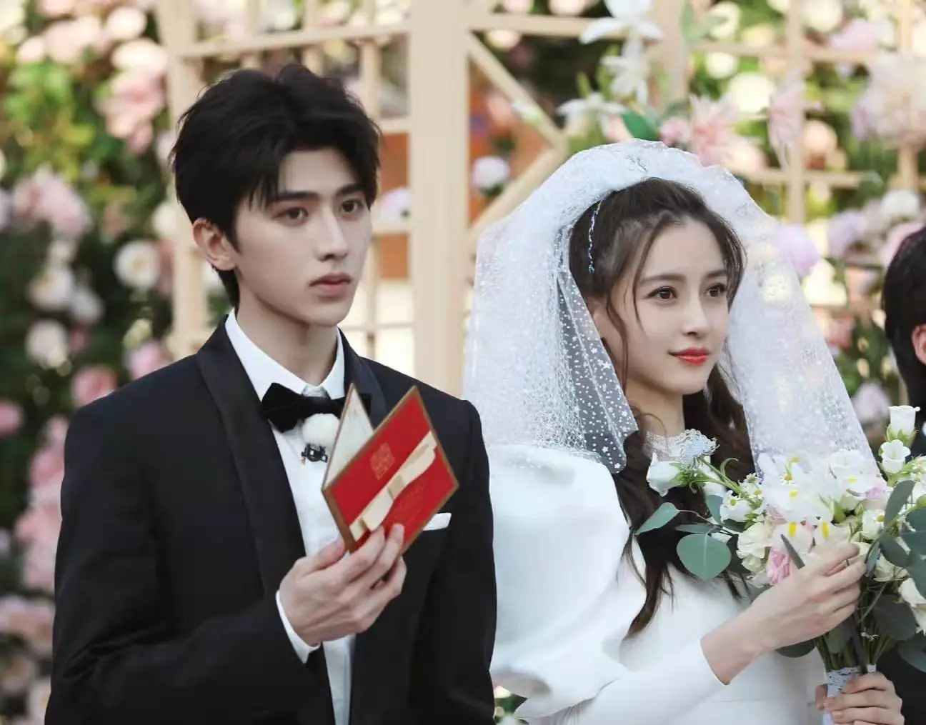 蔡徐坤baby被传绯闻,黄旭熙紧急晒照澄清,不愧是跑男家族,太有爱了