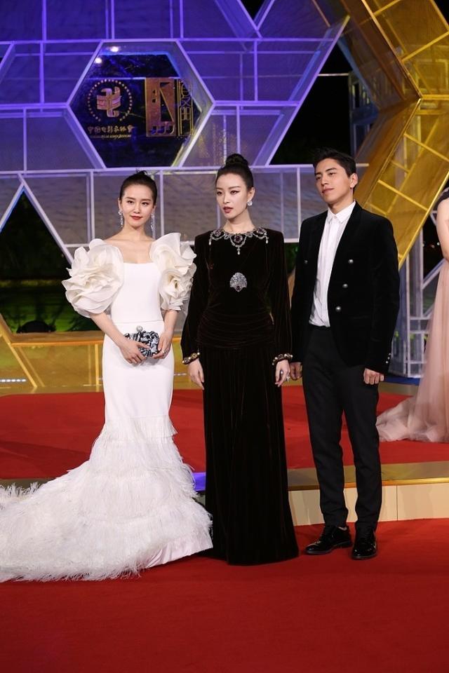 裤裙倪妮刘诗诗身高对比