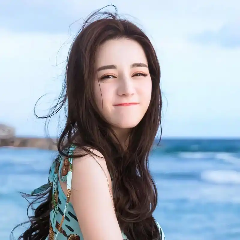 浓颜笑眼甜妹.小巴在国外 头像分享 #迪丽热巴 #花儿与少年 - 抖音