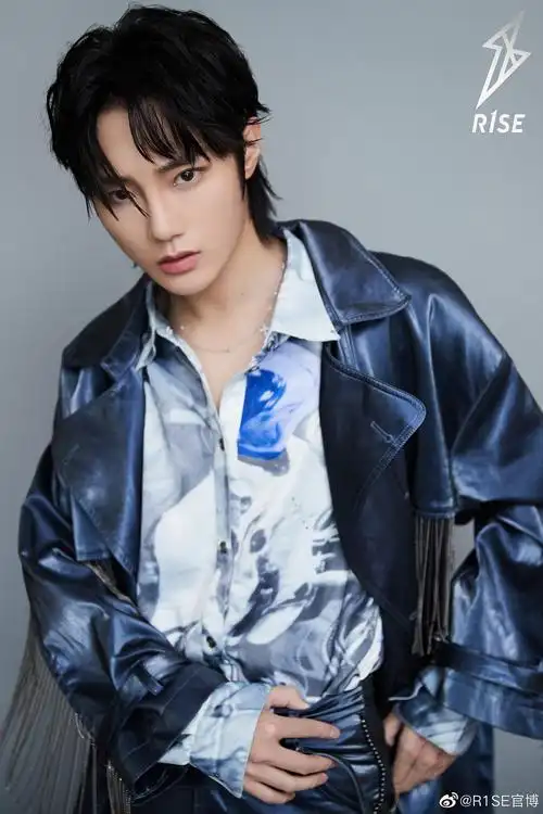 r1se刘也|2019年官博公式照收集〔施工完毕