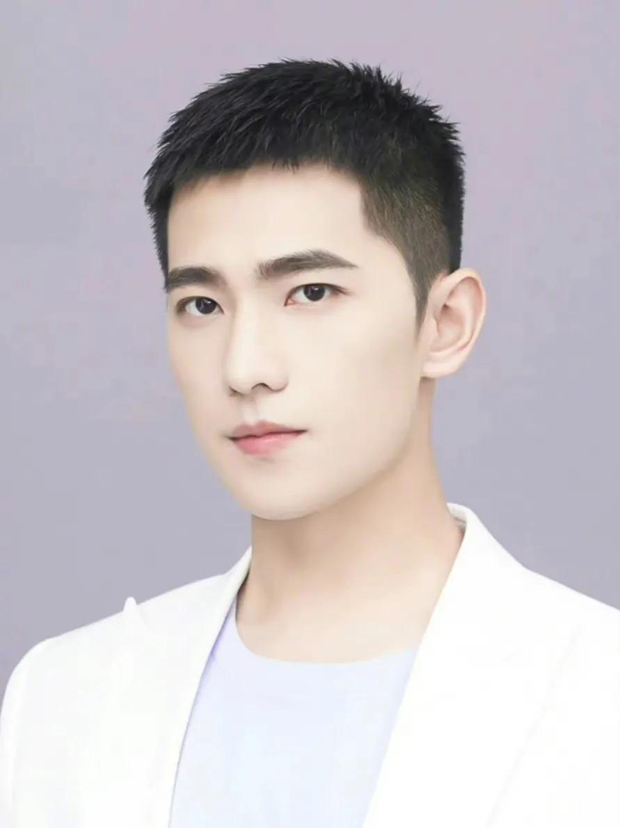 明星剪寸头最考验颜值颜值不高不敢剪肖战李现龚俊颜值变化大