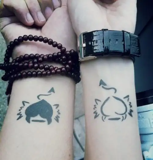 情侣爱心纹身图案