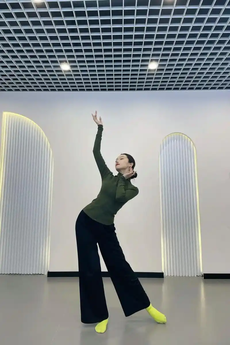 古典舞拍照舞姿造型