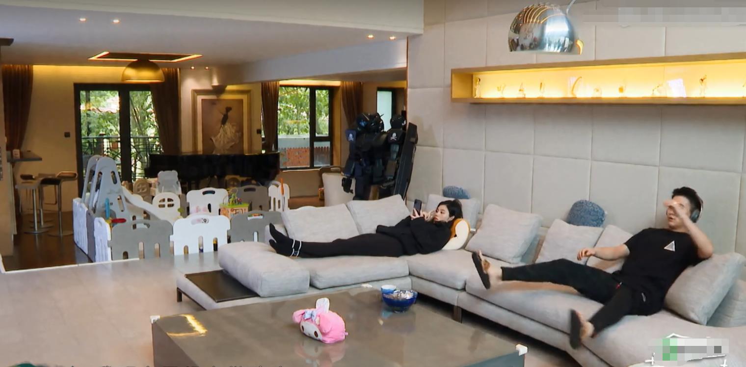 何献君奚梦瑶豪宅曝光看清房间内的装潢才懂有钱人的快乐