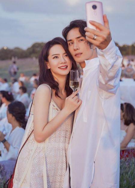 35岁的戚薇,结婚7年,是5岁孩子的妈妈,也是"精致女神"_母亲_女儿_小