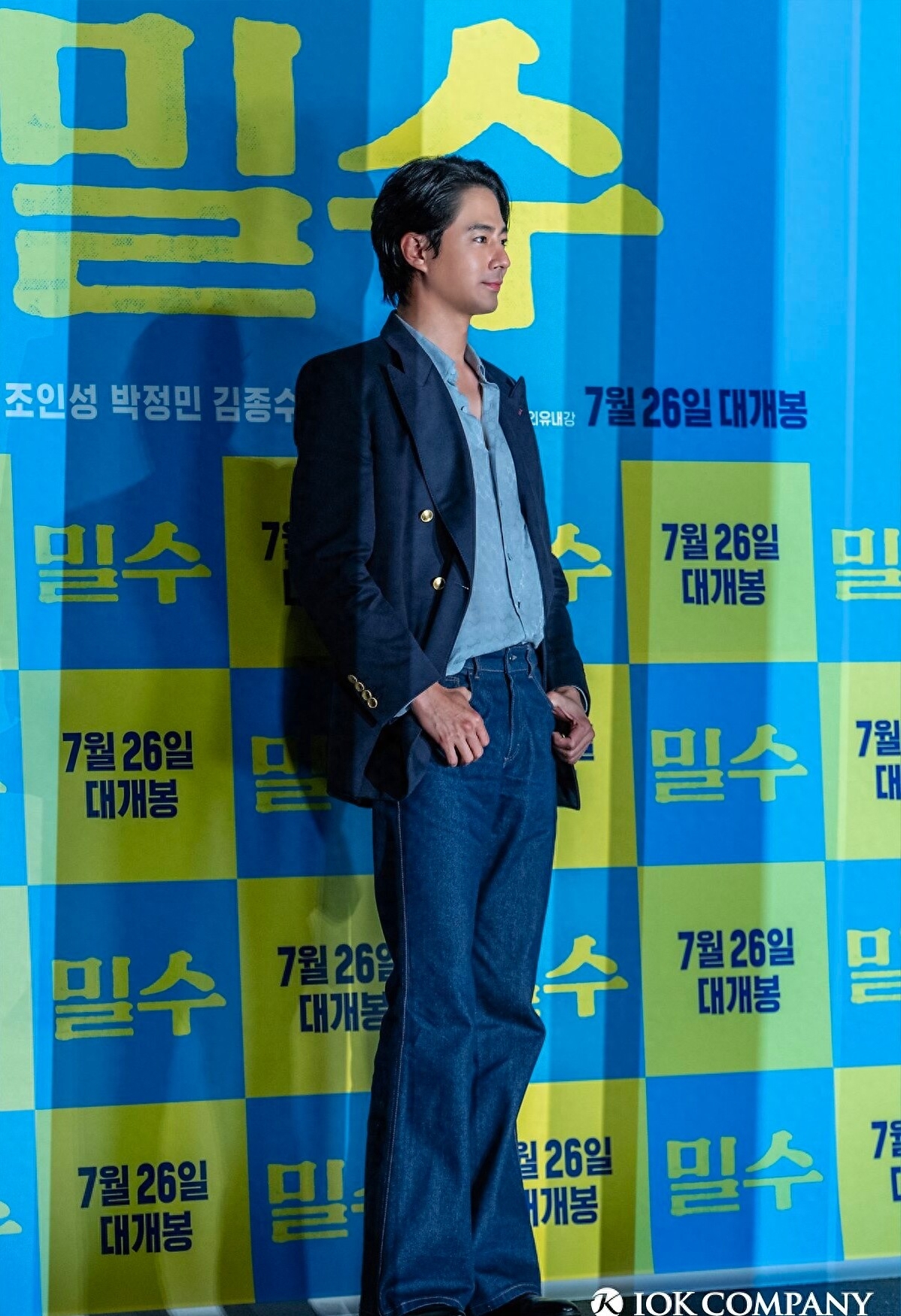 「身高比例超好」韩剧男星_赵寅成_身材_西装