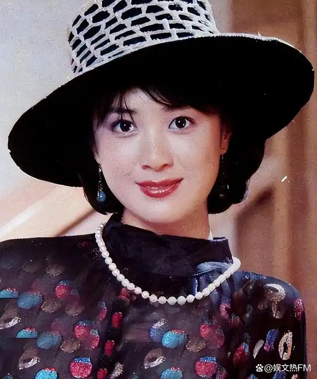 演员傅艺伟:两段失败的婚姻,为何到了晚年,流下了悔恨的眼泪