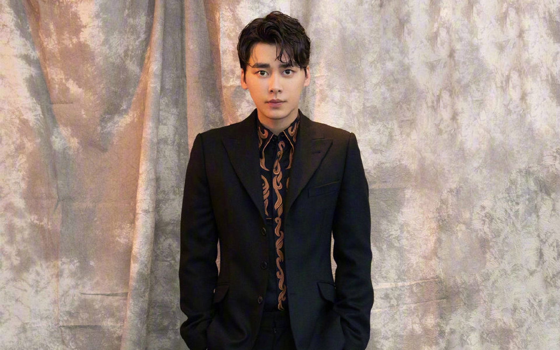 李易峰成熟魅力写真图片桌面壁纸