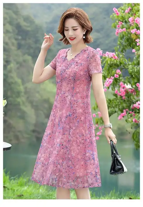 50岁左右的高档女夏装连衣裙妈妈雪纺碎花中年妇装气质40岁中老年洋气