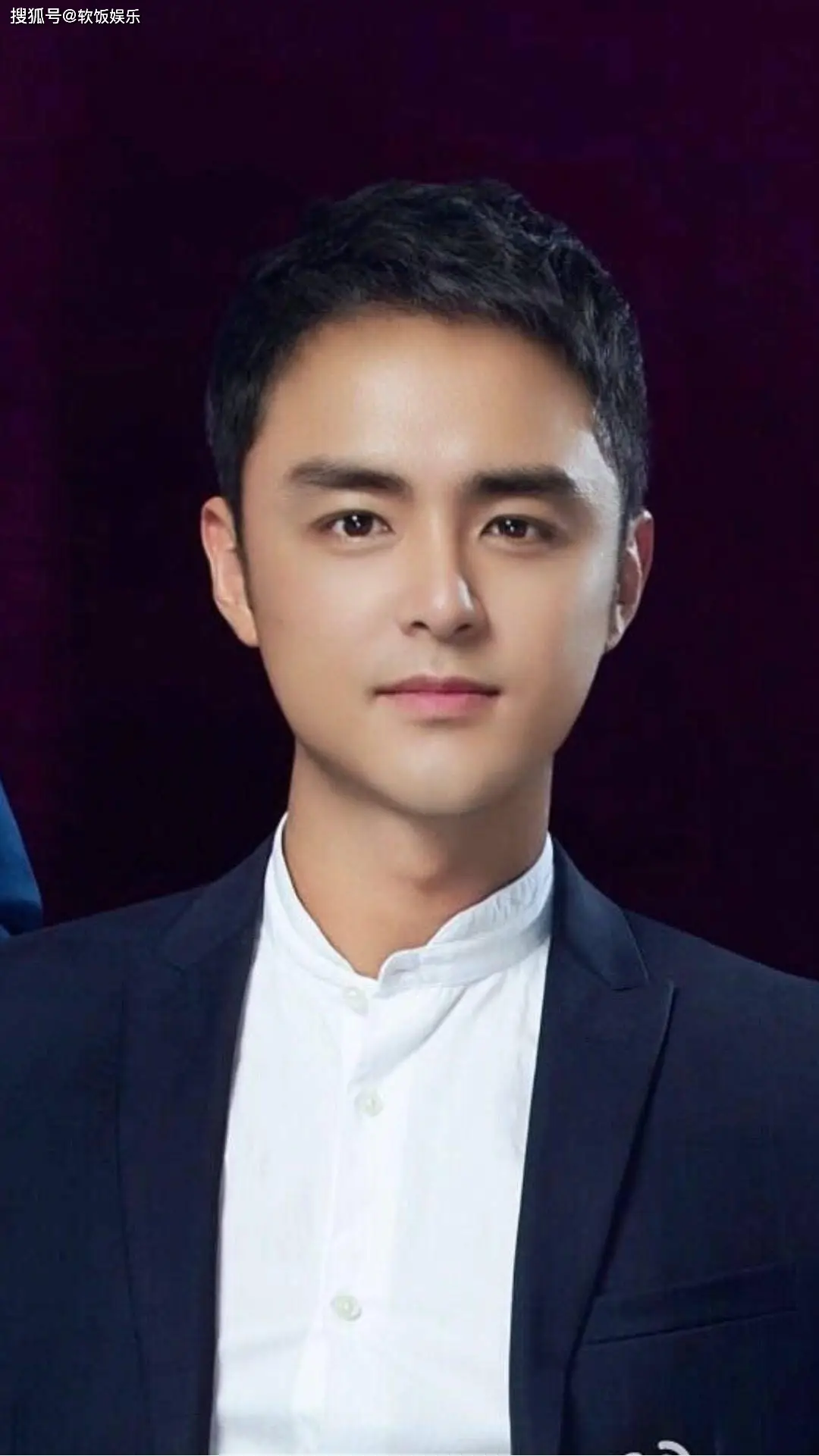 44岁知名男星明道与女粉合影!